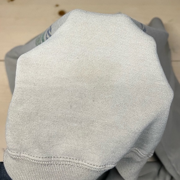 Sweatshirt - Picture 6 of 6